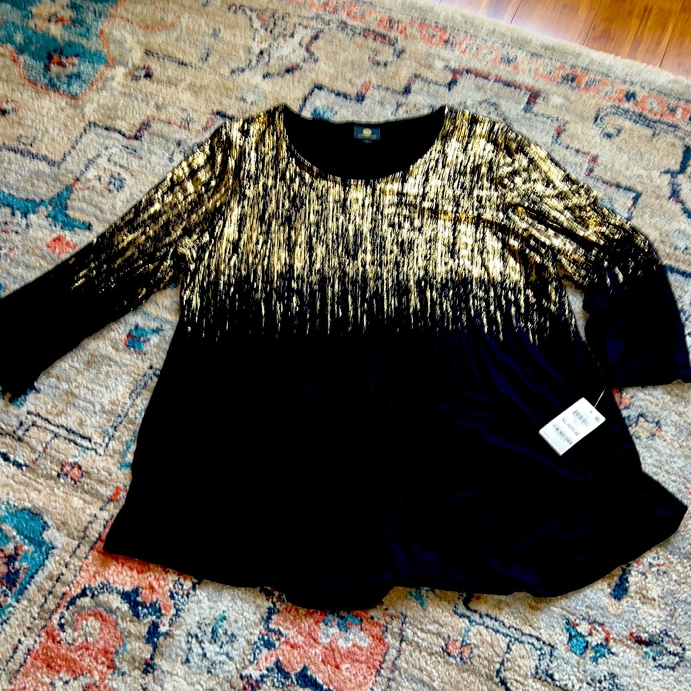 Gold and black top